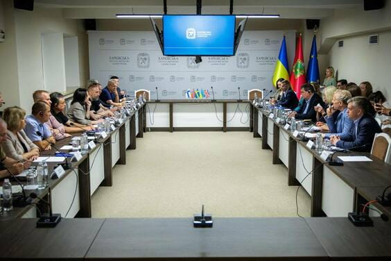 Наа фото зал засіданнь ХОВА