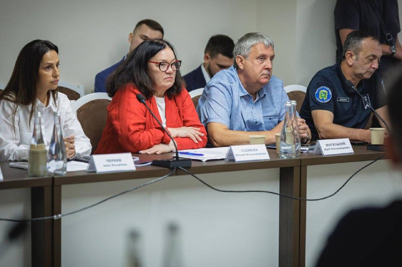 🔹Провели спільну нараду з Міністром юстиції України Денисом Масловим під час його робочого візиту на Харківщину. 🔹Провели спільну нараду з Міністром юстиції України Денисом Масловим під час його робочого візиту на Харківщину.