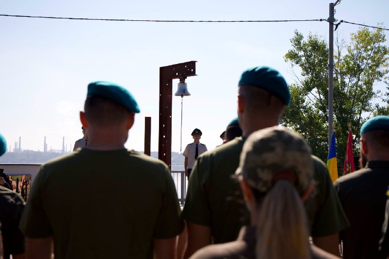 🇺🇦⚓Меморіал пам’яті морських піхотинців відкрили у Запоріжжі
На одній із центральних набережних міста... 🇺🇦⚓Меморіал пам’яті морських піхотинців відкрили у Запоріжжі
На одній із центральних набережних міста...