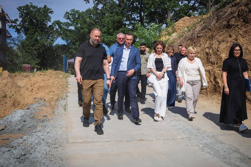 🔹Продовжуємо розвивати медицину Харківщини.
В умовах війни робимо все, щоб лікарні залишалися доступними... 🔹Продовжуємо розвивати медицину Харківщини.
В умовах війни робимо все, щоб лікарні залишалися доступними...