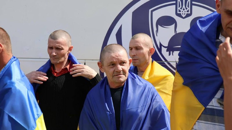 Нарешті вільні! 🇺🇦
Ще 103 українці повернулися додому в межах чергового обміну військовополоненими Нарешті вільні! 🇺🇦
Ще 103 українці повернулися додому в межах чергового обміну військовополоненими