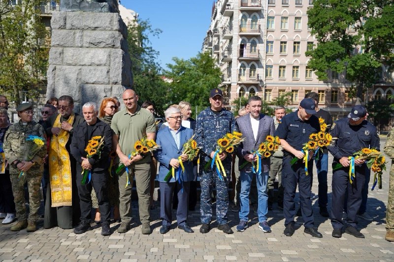 🇺🇦⚓Шана і пам'ять про тих, хто повернувся на щиті, важливіші за будь-які слова. 🇺🇦⚓Шана і пам'ять про тих, хто повернувся на щиті, важливіші за будь-які слова.