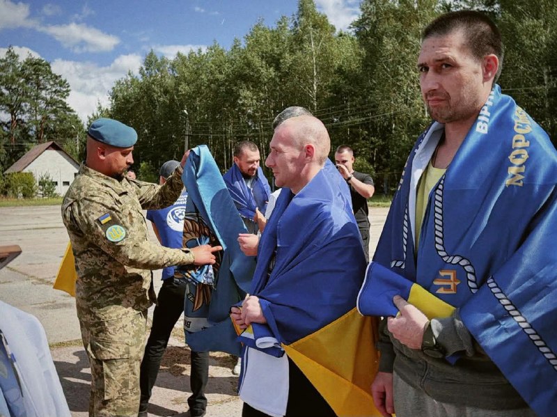 Сьогодні в межах спеціального етапу обміну повертаємо 10 наших воїнів – через Білорусь Сьогодні в межах спеціального етапу обміну повертаємо 10 наших воїнів – через Білорусь