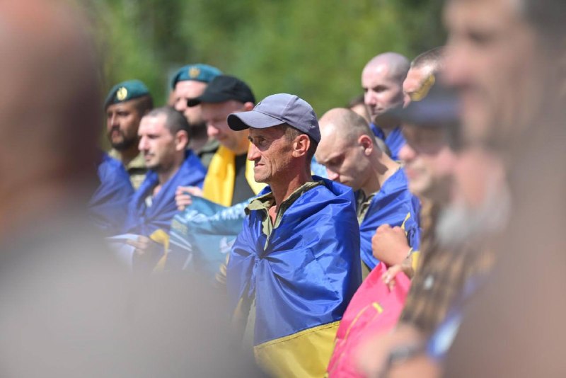 Нарешті вільні! 🇺🇦
Ще 103 українці повернулися додому в межах чергового обміну військовополоненими Нарешті вільні! 🇺🇦
Ще 103 українці повернулися додому в межах чергового обміну військовополоненими