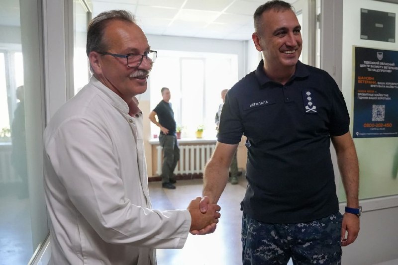 🇺🇦⚓️ Сьогодні відвідав наших захисників, які проходять лікування та відновлення у шпиталі.
Поспілкувався з нашими воїнами 🇺🇦⚓️ Сьогодні відвідав наших захисників, які проходять лікування та відновлення у шпиталі.
Поспілкувався з нашими воїнами