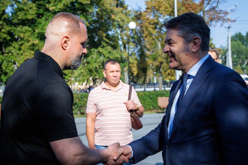 🤝 Під час урочистих заходів поспілкувався з Федеральним міністром закордонних справ Німеччини Йоганном Вадефулем... 🤝 Під час урочистих заходів поспілкувався з Федеральним міністром закордонних справ Німеччини Йоганном Вадефулем...