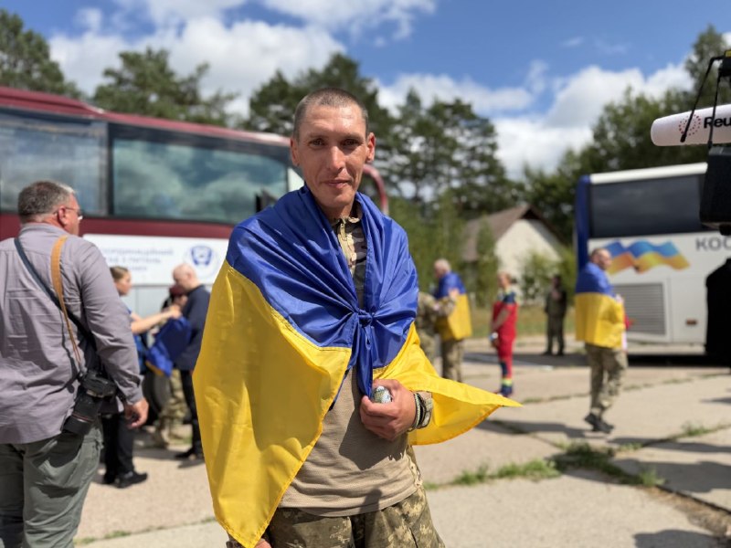 Обмін полоненими. 103 захисники України визволені з російської неволі
Сьогодні відбувся перший етап чергового обміну Обмін полоненими. 103 захисники України визволені з російської неволі
Сьогодні відбувся перший етап чергового обміну