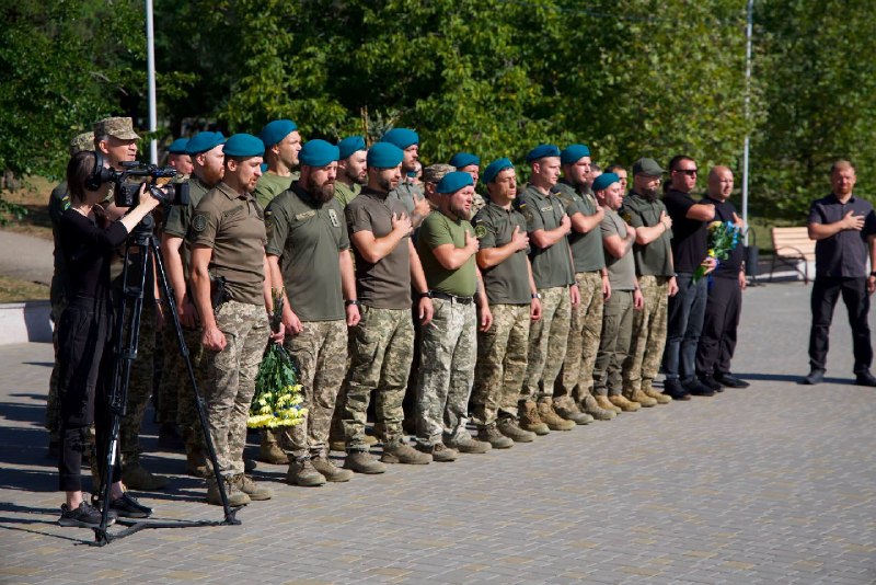 🇺🇦⚓Меморіал пам’яті морських піхотинців відкрили у Запоріжжі
На одній із центральних набережних міста... 🇺🇦⚓Меморіал пам’яті морських піхотинців відкрили у Запоріжжі
На одній із центральних набережних міста...