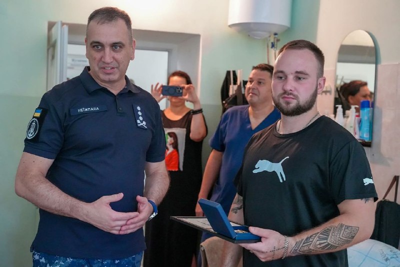 🇺🇦⚓️ Сьогодні відвідав наших захисників, які проходять лікування та відновлення у шпиталі.
Поспілкувався з нашими воїнами 🇺🇦⚓️ Сьогодні відвідав наших захисників, які проходять лікування та відновлення у шпиталі.
Поспілкувався з нашими воїнами
