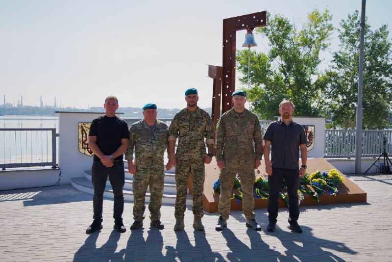 🇺🇦⚓Меморіал пам’яті морських піхотинців відкрили у Запоріжжі
На одній із центральних набережних міста... 🇺🇦⚓Меморіал пам’яті морських піхотинців відкрили у Запоріжжі
На одній із центральних набережних міста...