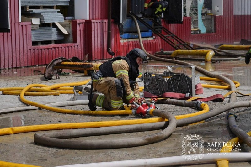 На фото – наслідки ворожого удару по Шевченківському району Харкова.
▪️ Жінка, яка не виходила на звʼязок, відповіла на телефонний дзвінок На фото – наслідки ворожого удару по Шевченківському району Харкова.
▪️ Жінка, яка не виходила на звʼязок, відповіла на телефонний дзвінок