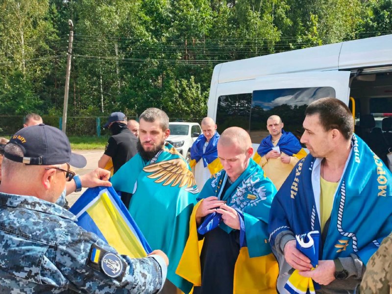 Сьогодні в межах спеціального етапу обміну повертаємо 10 наших воїнів – через Білорусь Сьогодні в межах спеціального етапу обміну повертаємо 10 наших воїнів – через Білорусь