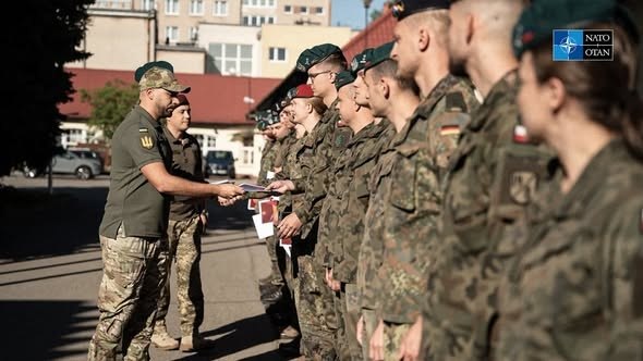 Україна та НАТО посилюють обмін оперативним досвідом
Спільний центр НАТО–Україна з аналізу Україна та НАТО посилюють обмін оперативним досвідом
Спільний центр НАТО–Україна з аналізу