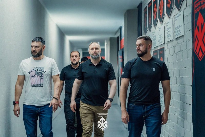 🤝 Мав чергову конструктивну зустріч із нашими військовими.
2 корпус Національної гвардії України «Хартія»... 🤝 Мав чергову конструктивну зустріч із нашими військовими.
2 корпус Національної гвардії України «Хартія»...