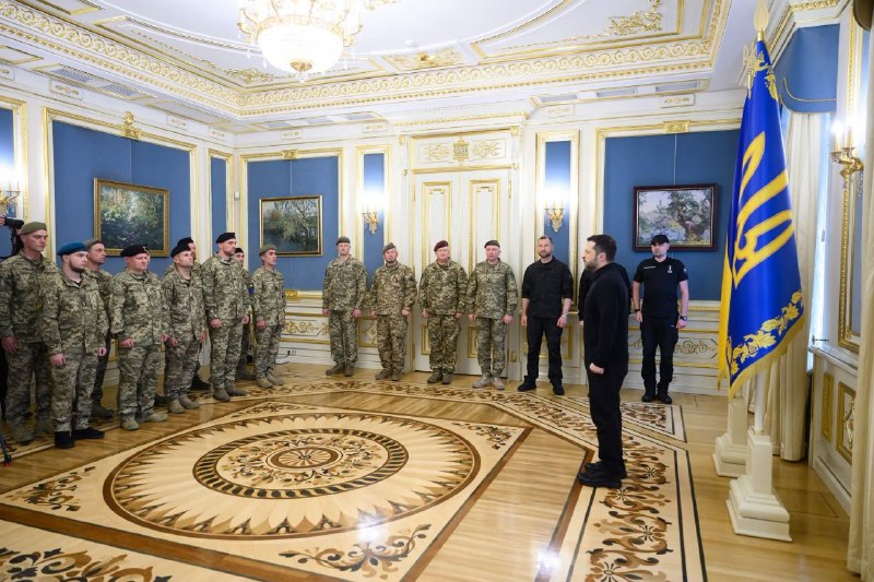 Нагородив наших воїнів з нагоди Дня танкових військ. Серед них танкісти, які захищали країну під час Київської та Харківської операцій Нагородив наших воїнів з нагоди Дня танкових військ. Серед них танкісти, які захищали країну під час Київської та Харківської операцій