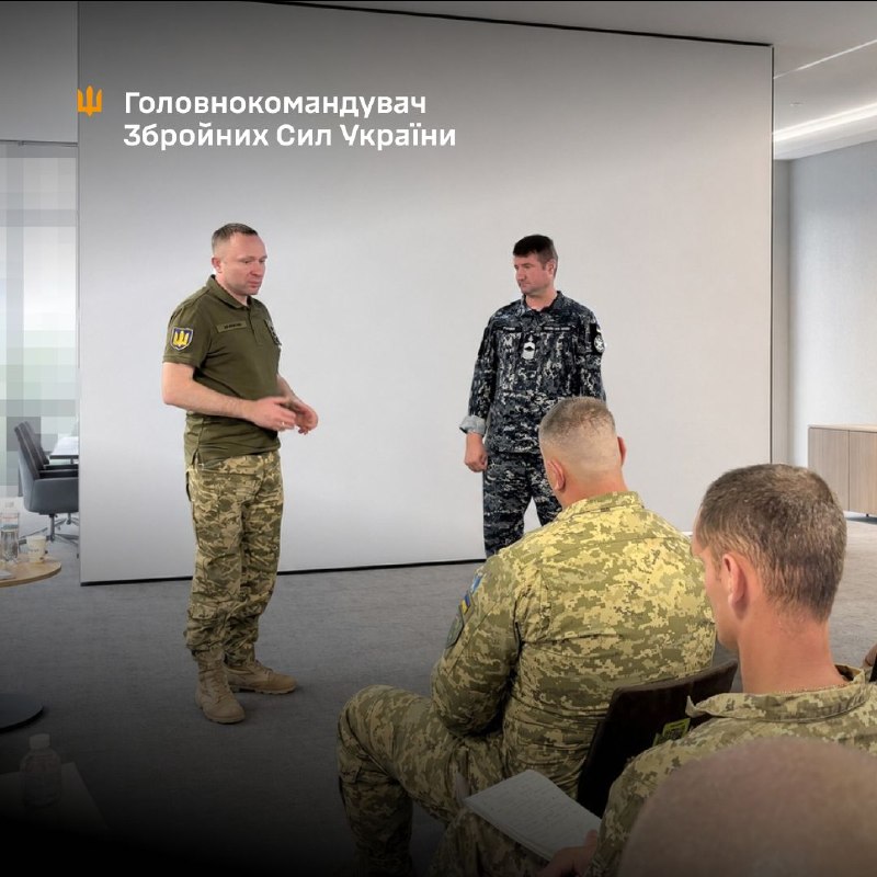 "Мав чудову нагоду зустрітися з головними сержантами видів, родів військ, корпусів та органів військового управління. "Мав чудову нагоду зустрітися з головними сержантами видів, родів військ, корпусів та органів військового управління.