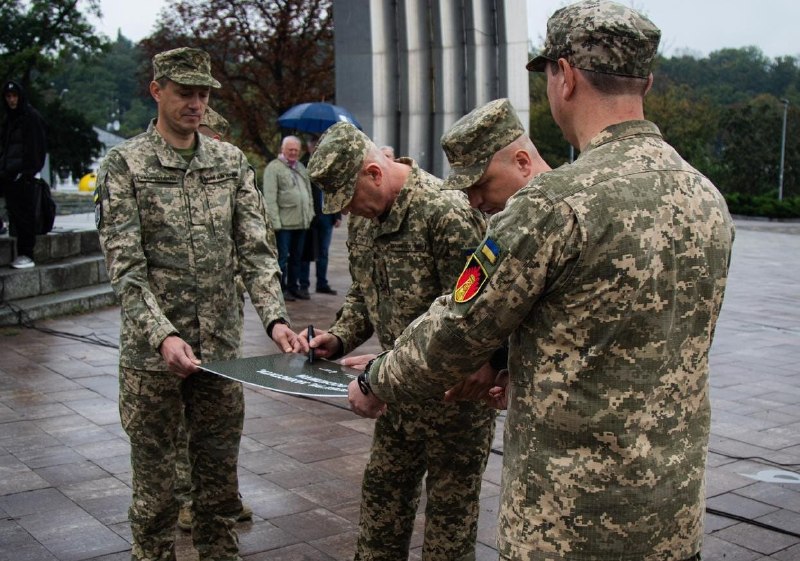 На Алеї українського війська у Києві відкрили пам’ятний знак фахівцям військ РХБ захисту Збройних Сил України На Алеї українського війська у Києві відкрили пам’ятний знак фахівцям військ РХБ захисту Збройних Сил України