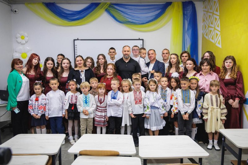 🔔Привітали наших учнів із Днем знань.
Разом із головою Молодіжного конгресу Харківщини Марією Беллою Бейгель... 🔔Привітали наших учнів із Днем знань.
Разом із головою Молодіжного конгресу Харківщини Марією Беллою Бейгель...