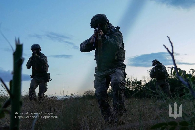 🇺🇦⚓️Вечірнє тренування — робота на воді.
Відпрацювання висадки на берег. 🇺🇦⚓️Вечірнє тренування — робота на воді.
Відпрацювання висадки на берег.