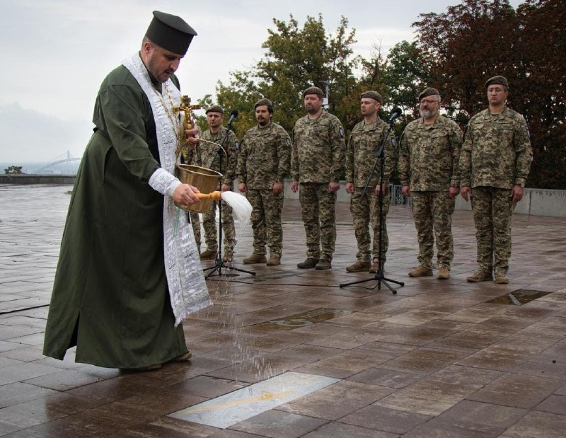 На Алеї українського війська у Києві відкрили пам’ятний знак фахівцям військ РХБ захисту Збройних Сил України На Алеї українського війська у Києві відкрили пам’ятний знак фахівцям військ РХБ захисту Збройних Сил України